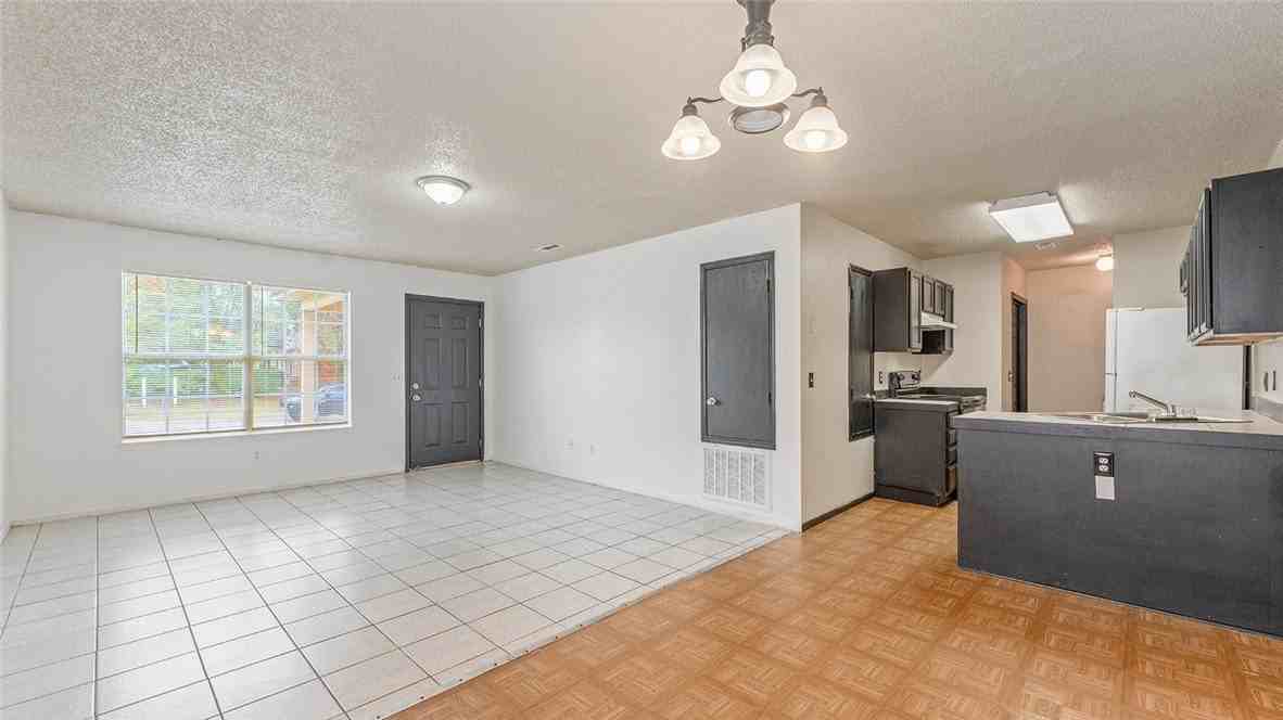 883 S Curtis Ave - Photo 3 of 17