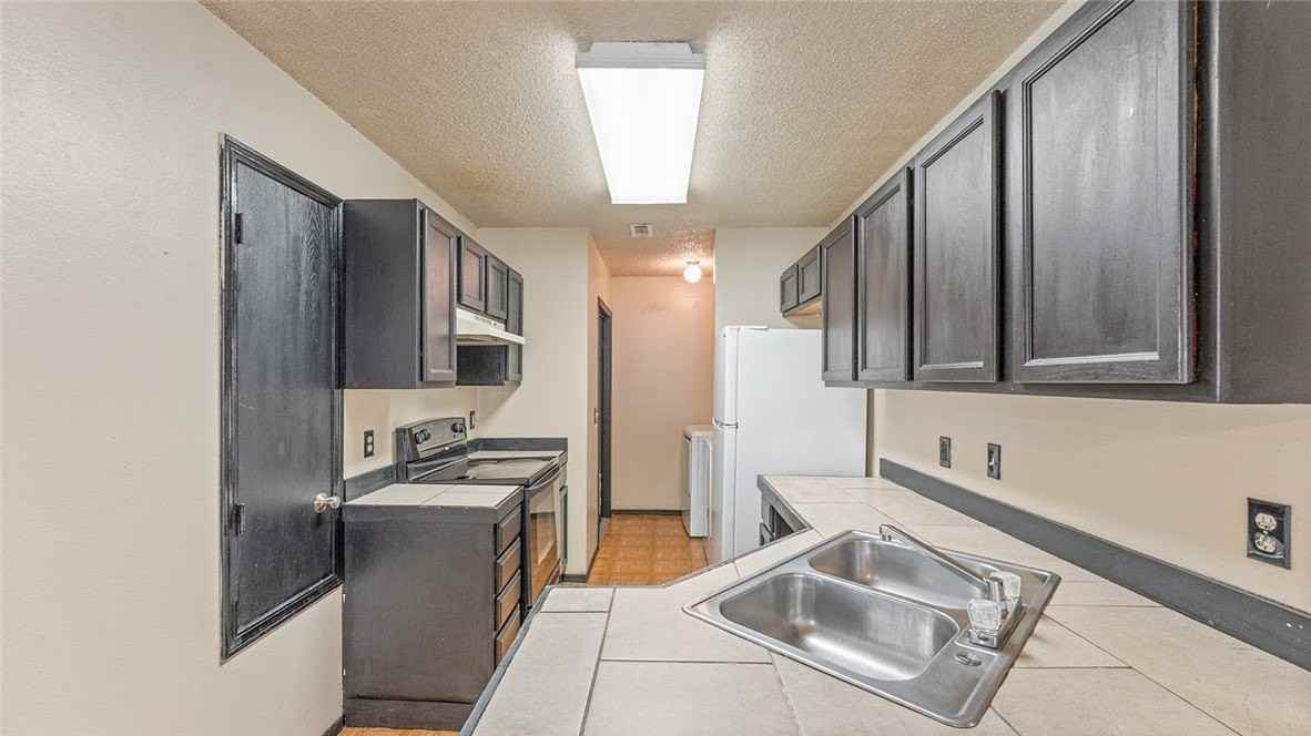 883 S Curtis Ave - Photo 4 of 17