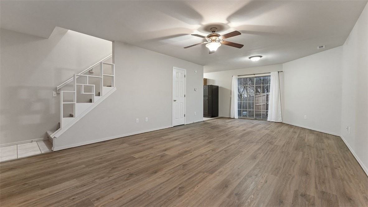 304 E Drake St - Photo 3 of 10