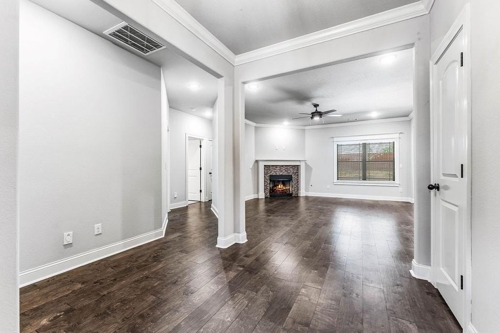 3404 Sw Brittany Rd - Photo 4 of 36
