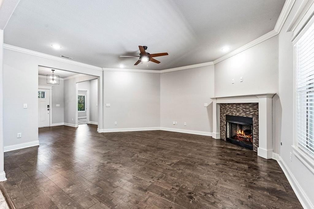 3404 Sw Brittany Rd - Photo 5 of 36