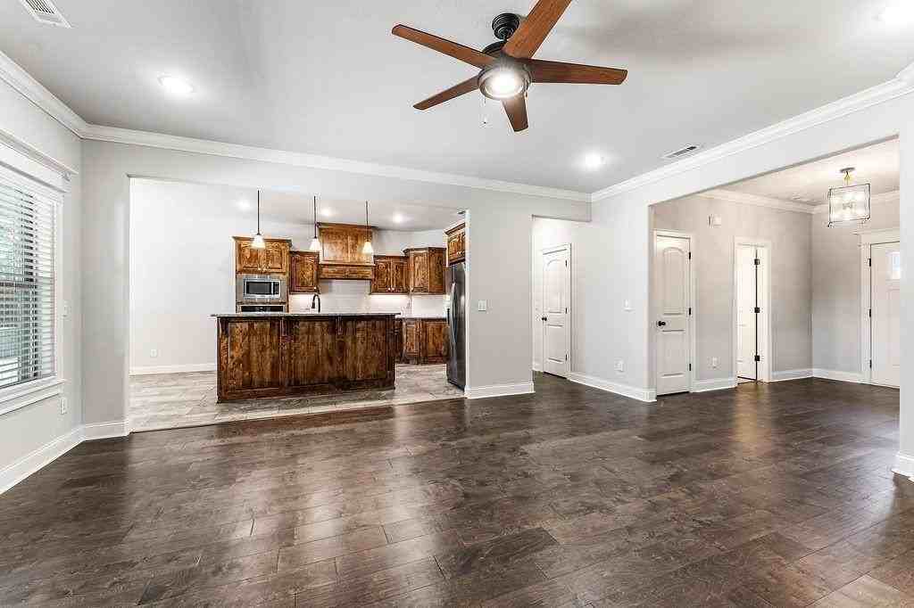 3404 Sw Brittany Rd - Photo 7 of 36