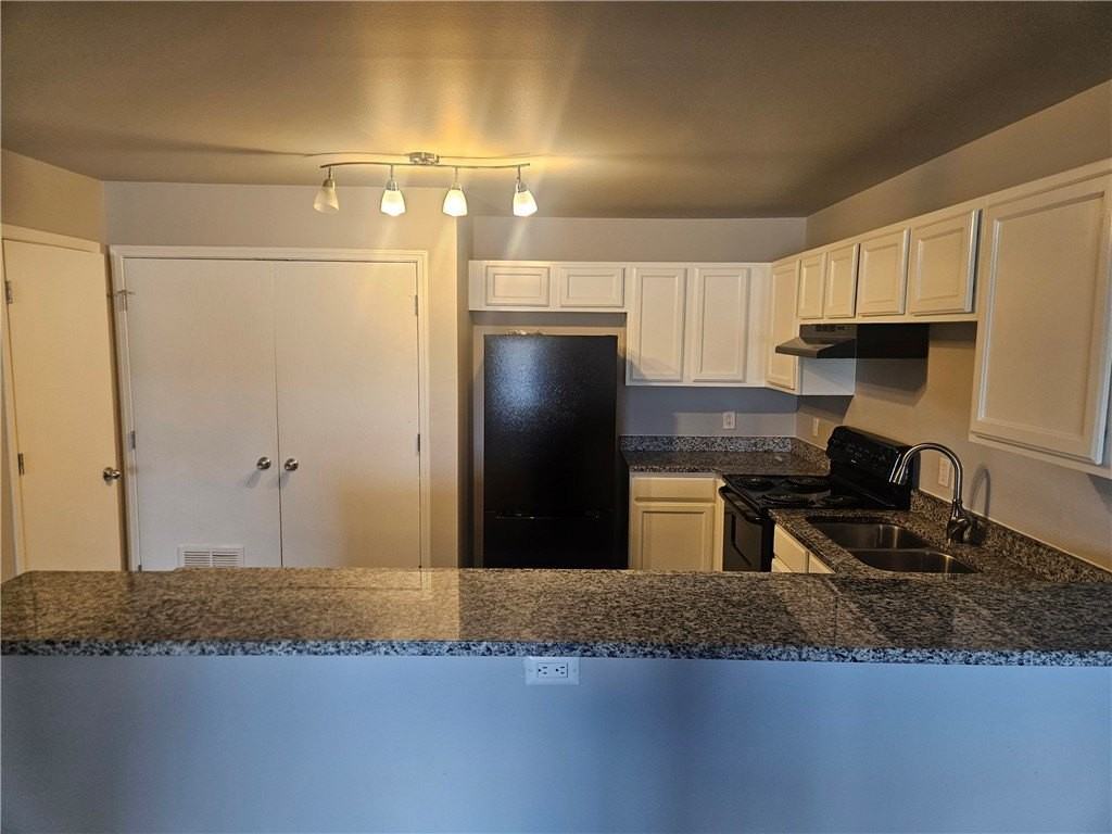 812 E Post Rd #A - Photo 3 of 15