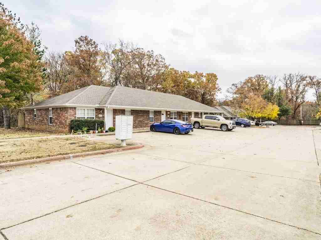 1102 Nw Lincoln Ct #4 - Photo 2 of 21