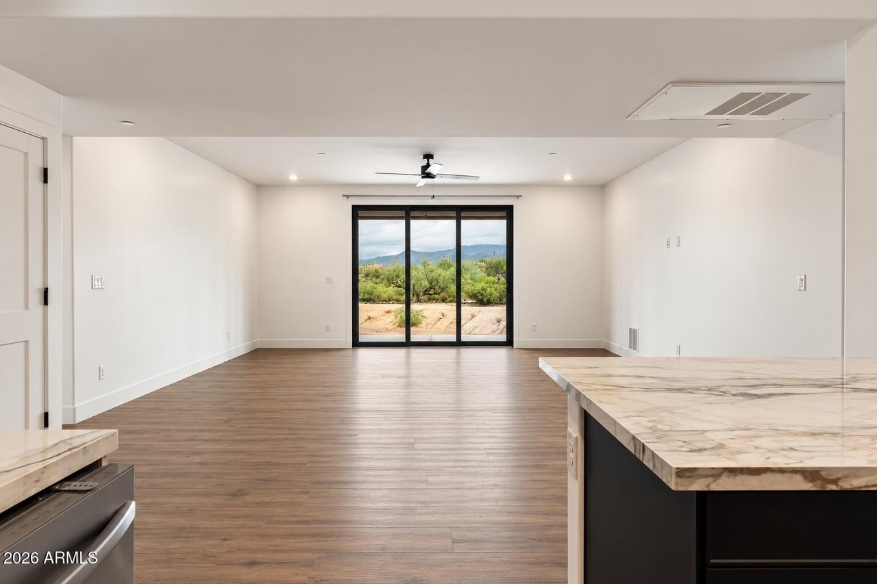 N Galloway Dr #1001 - Photo 4 of 18