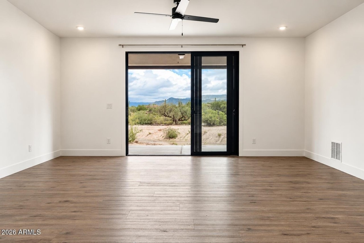 N Galloway Dr #1001 - Photo 5 of 18