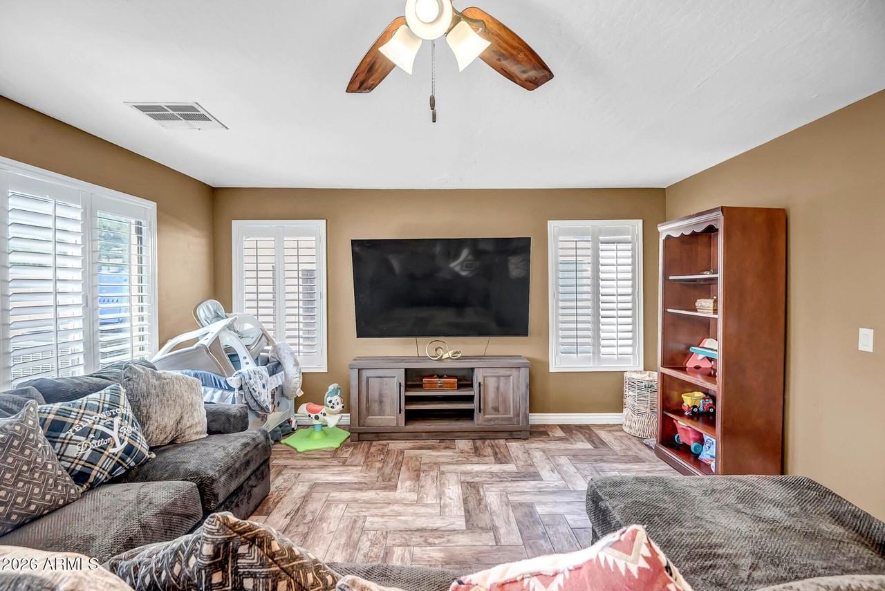 16740 N 153rd Dr - Photo 6 of 22