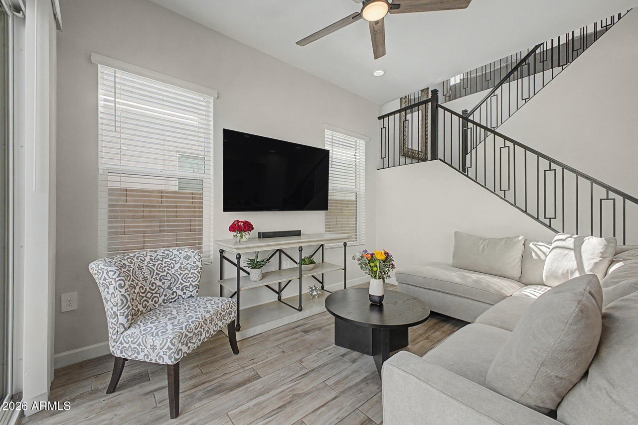 5060 E Gallop Way - Photo 4 of 37