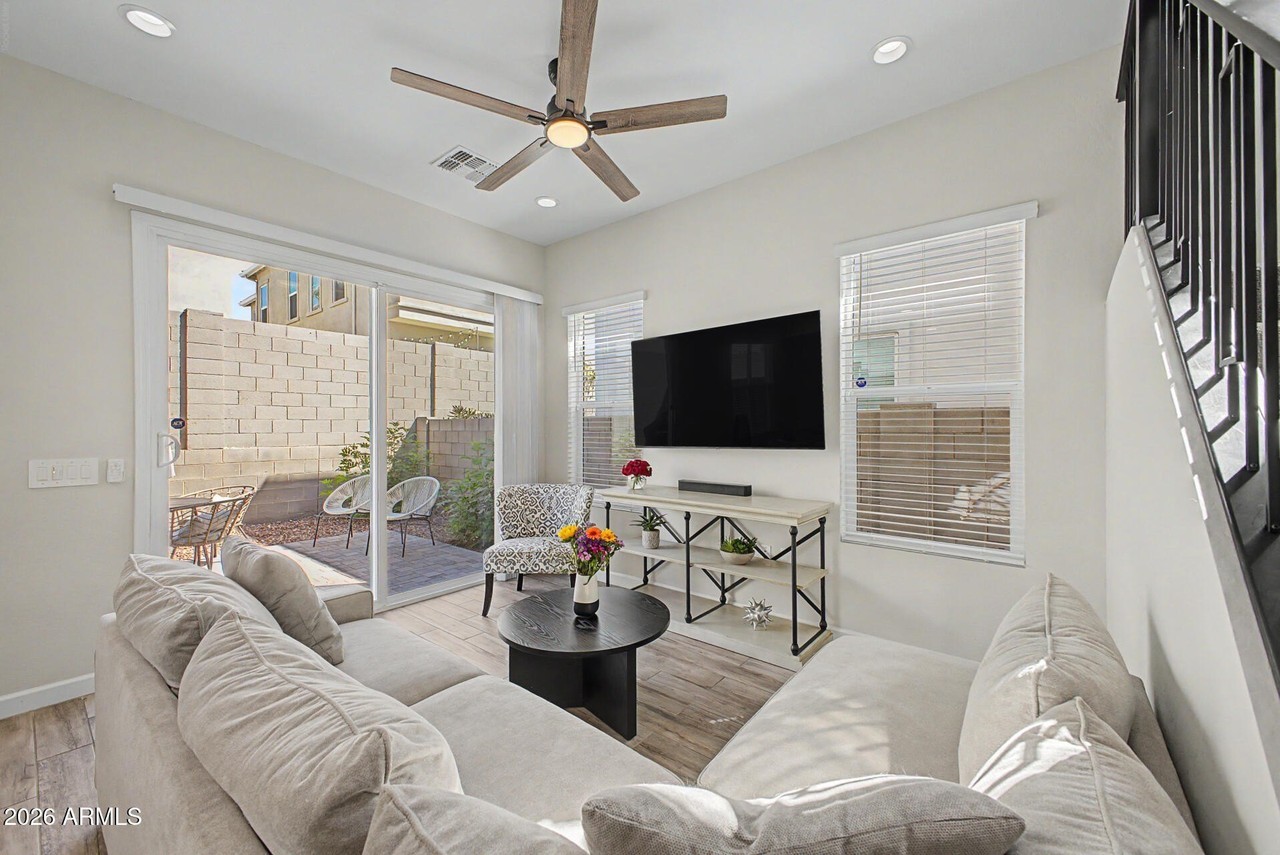5060 E Gallop Way - Photo 5 of 37