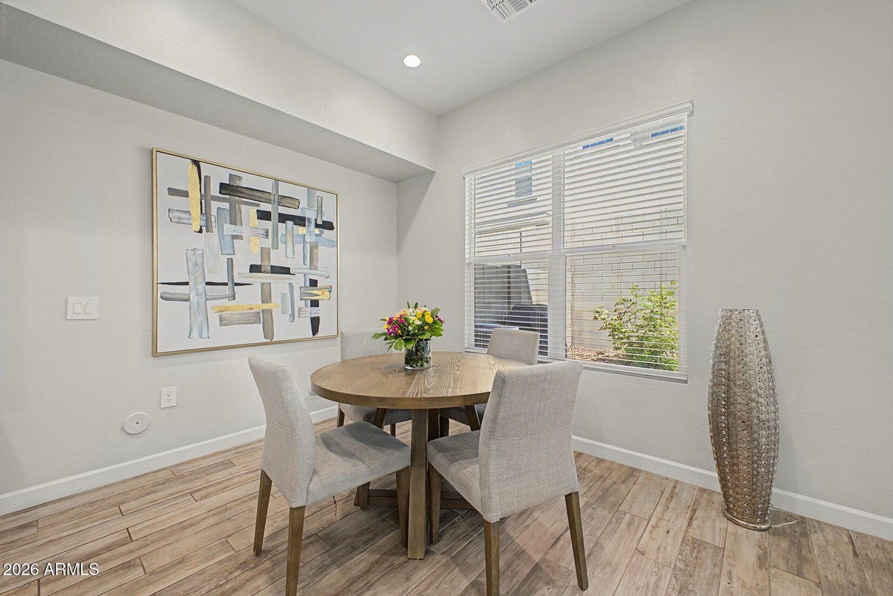 5060 E Gallop Way - Photo 7 of 37