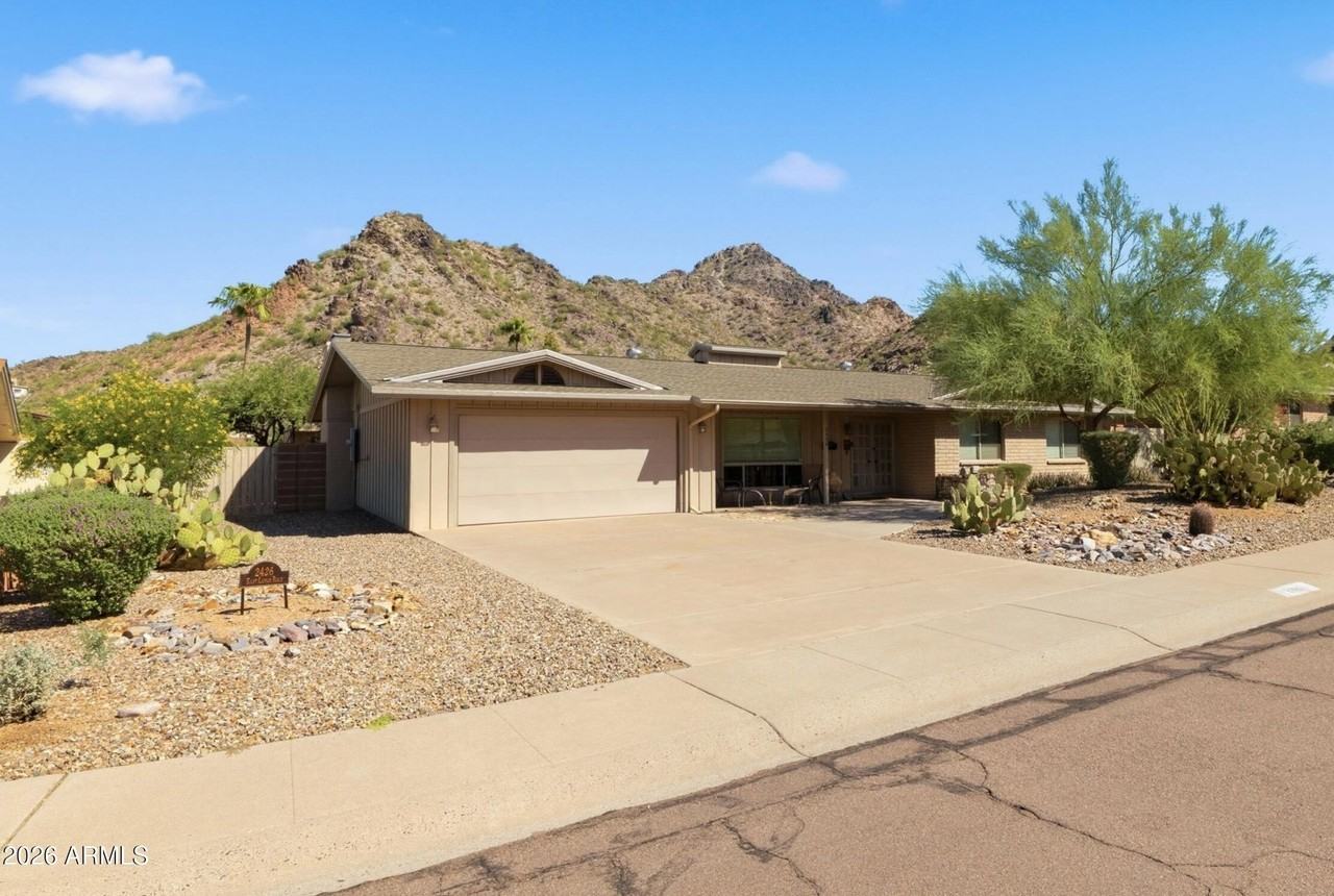2426 E Lamar Rd