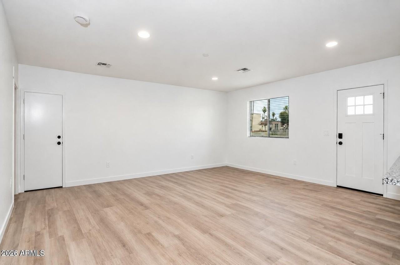 425 S 99th Pl #A - Photo 2 of 22