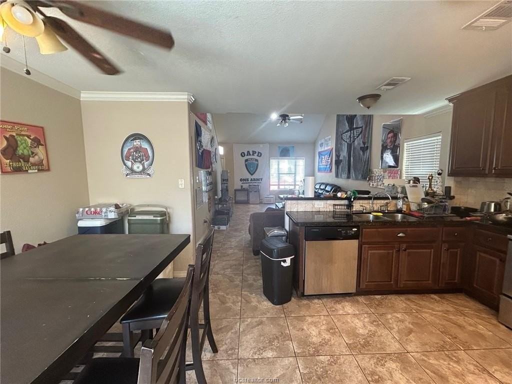 820 Nimitz St - Photo 4 of 20