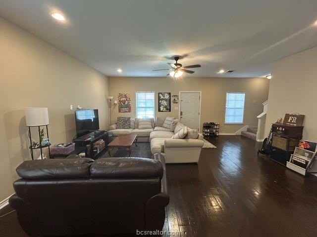 308 Holik St - Photo 3 of 28
