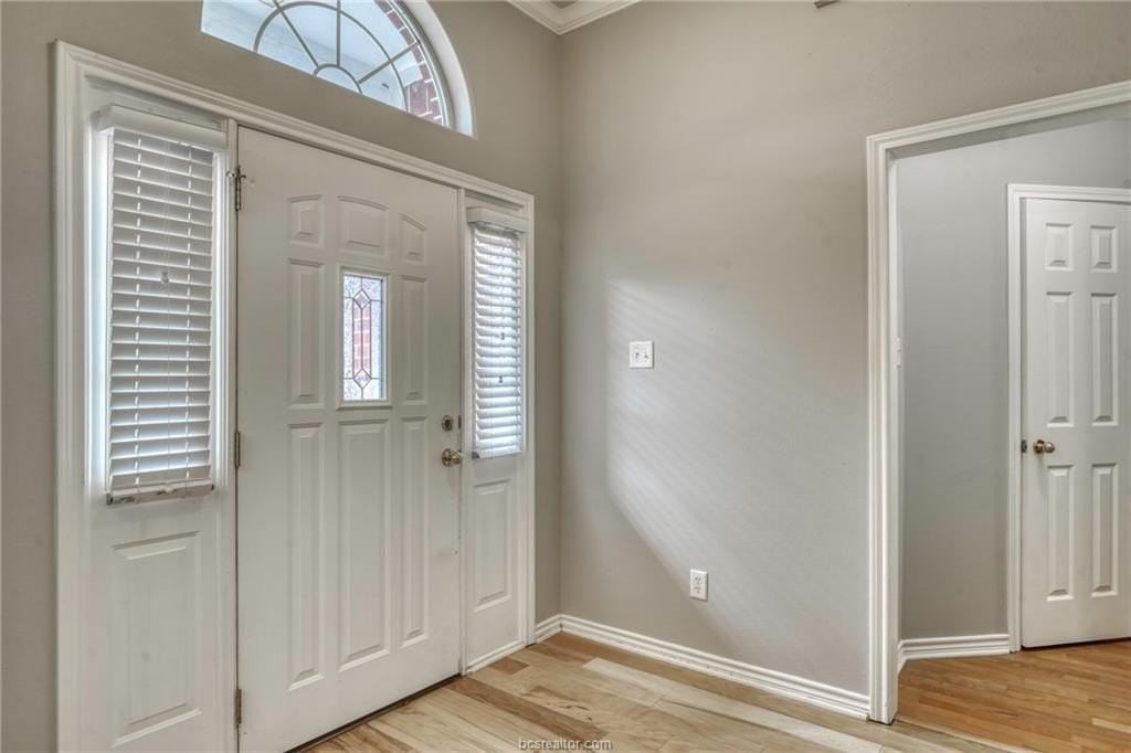 3303 Von Trapp Ln - Photo 3 of 18