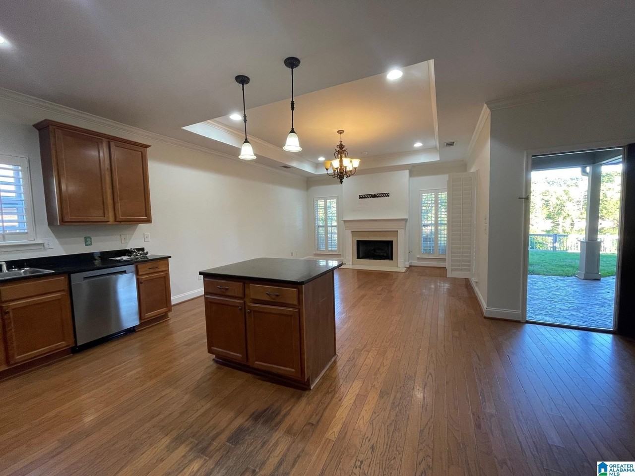 326 Creekside Ln - Photo 3 of 23