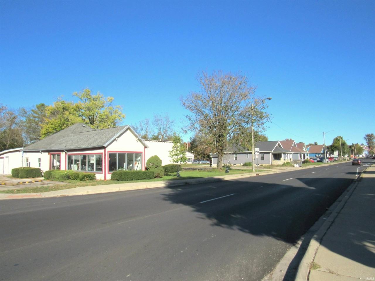 756 S Walnut St - Photo 3 of 7