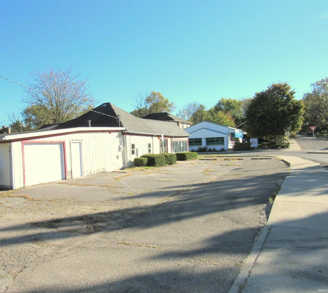756 S Walnut St - Photo 6 of 7