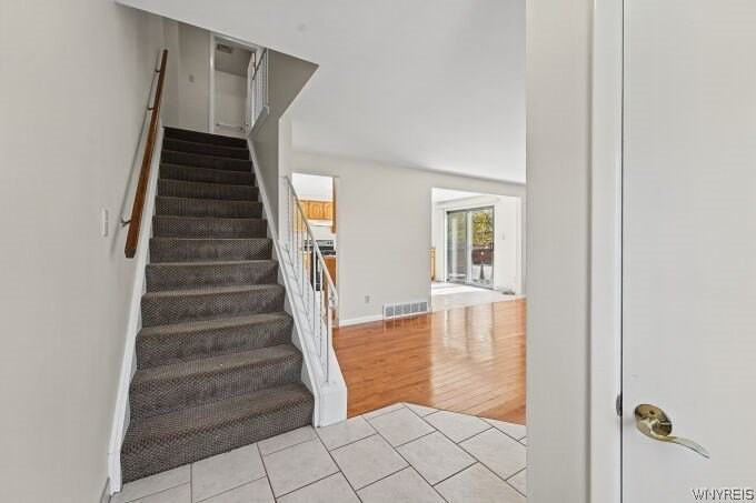 94 Parkview Ct - Photo 3 of 29