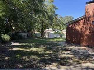 2516 52nd St - Photo 5 of 15