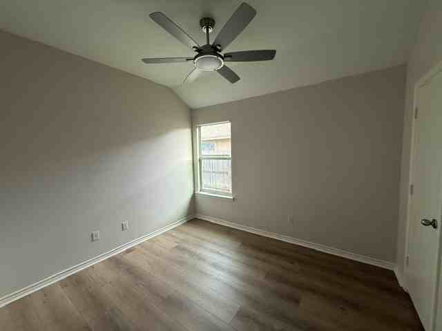 3905 Las Bahias Dr - Photo 7 of 11
