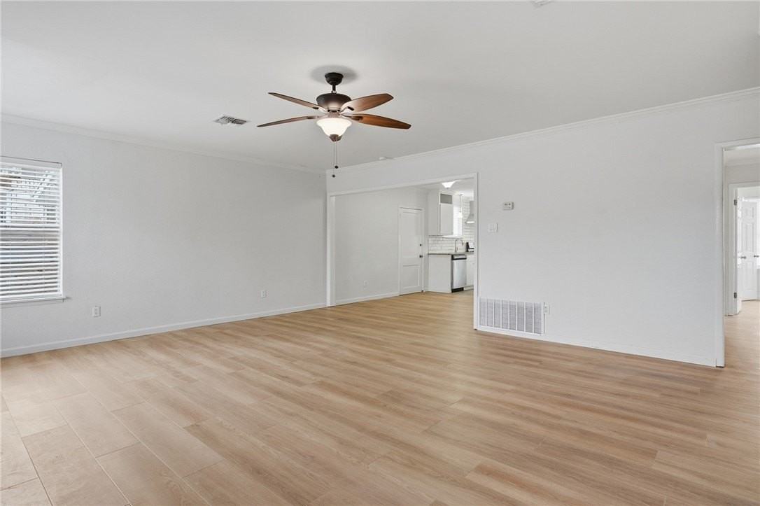307 Paloma St - Photo 4 of 24