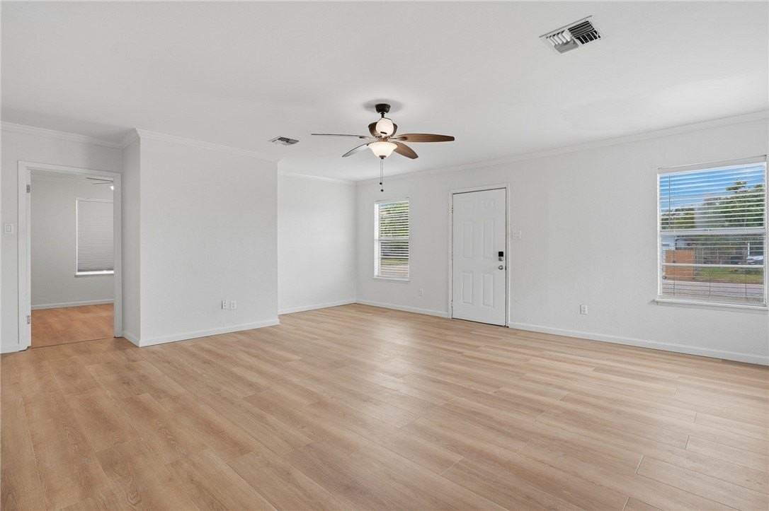 307 Paloma St - Photo 7 of 24