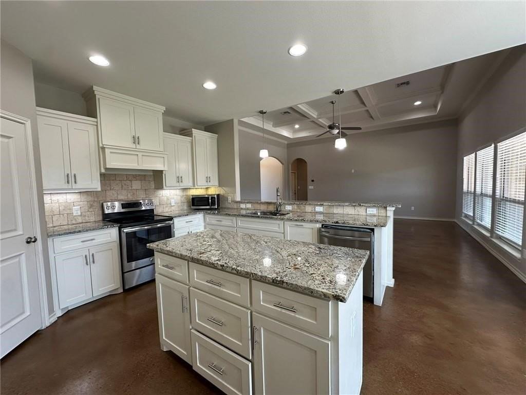 106 Chiman Cir - Photo 6 of 38