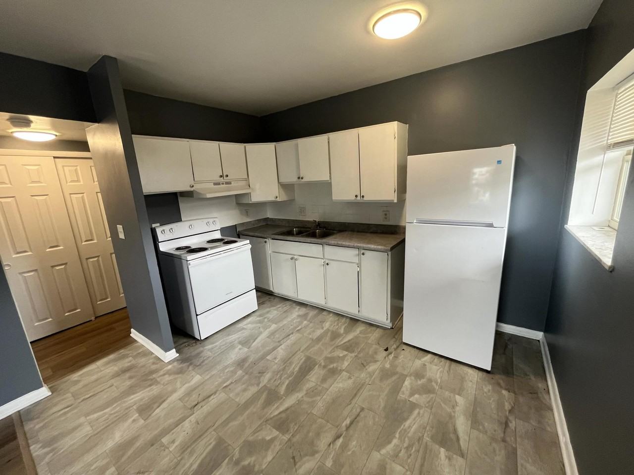 32 Viotis Dr #D - Photo 3 of 5