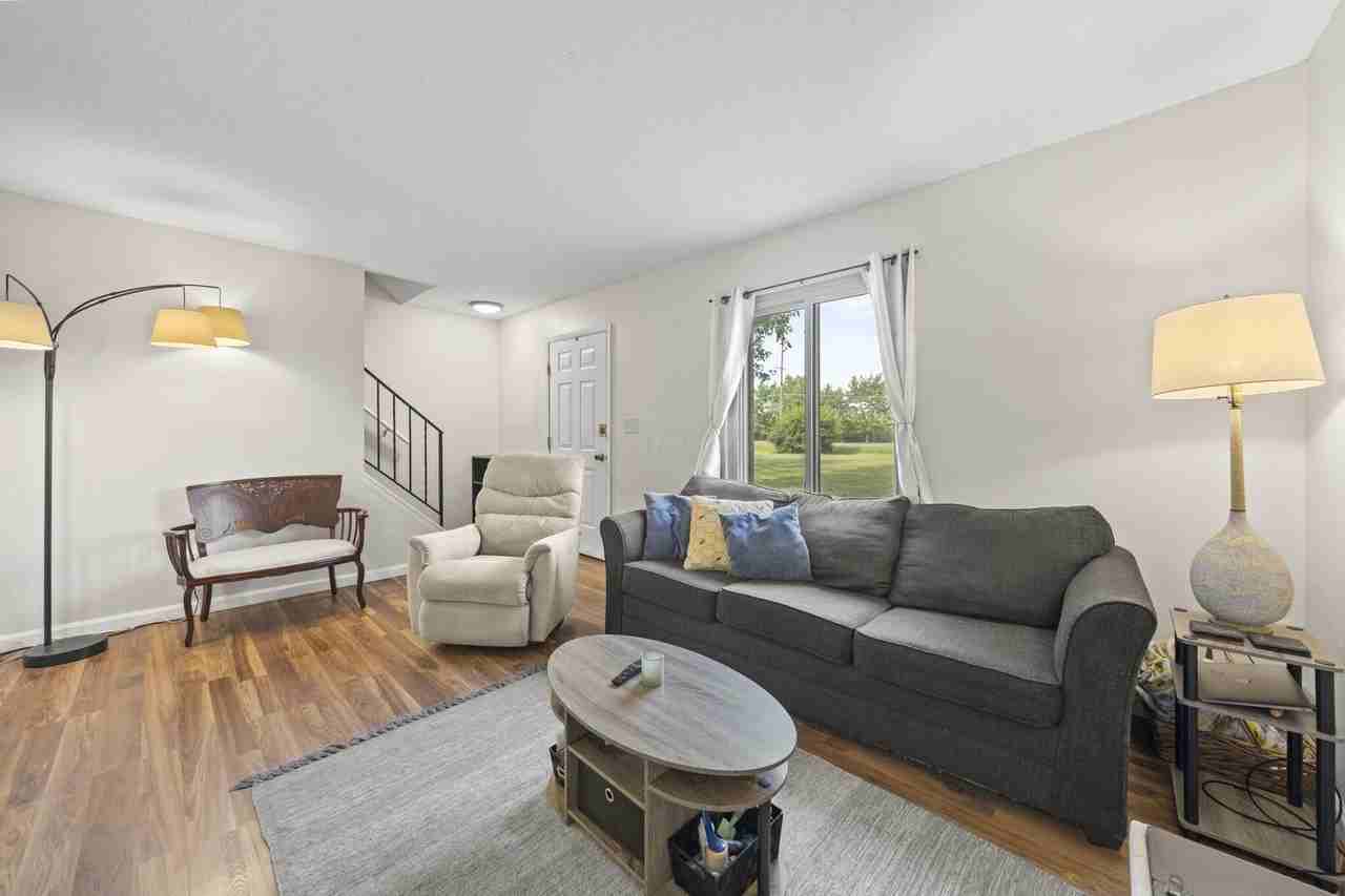 1440 Bairstow Ct - Photo 4 of 31