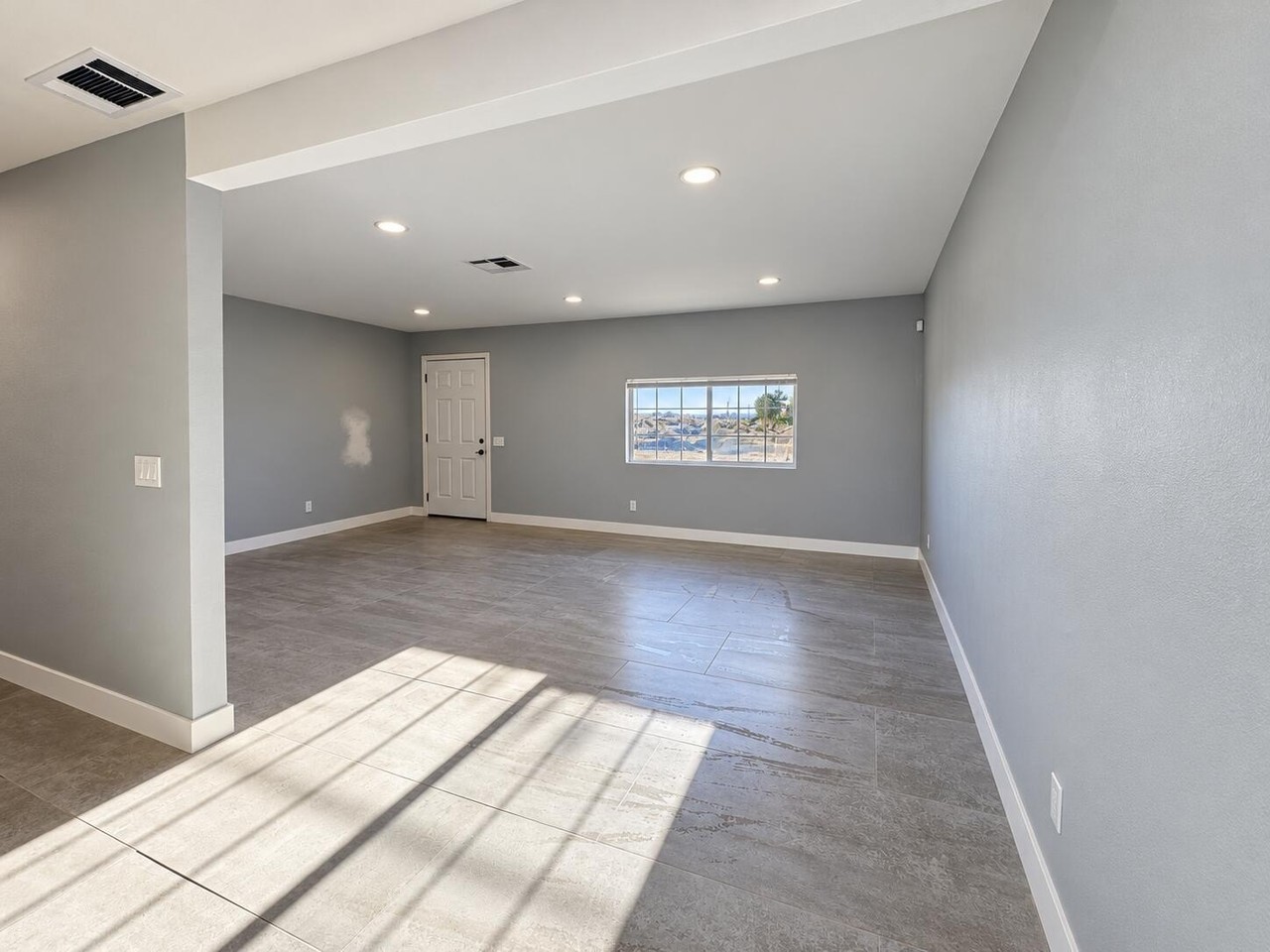 2682 Bell Pl - Photo 3 of 18