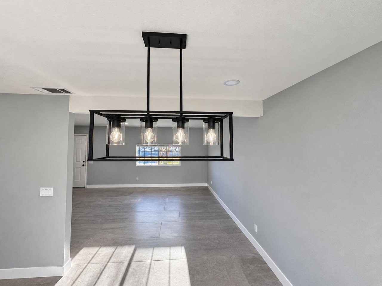 2682 Bell Pl - Photo 4 of 18