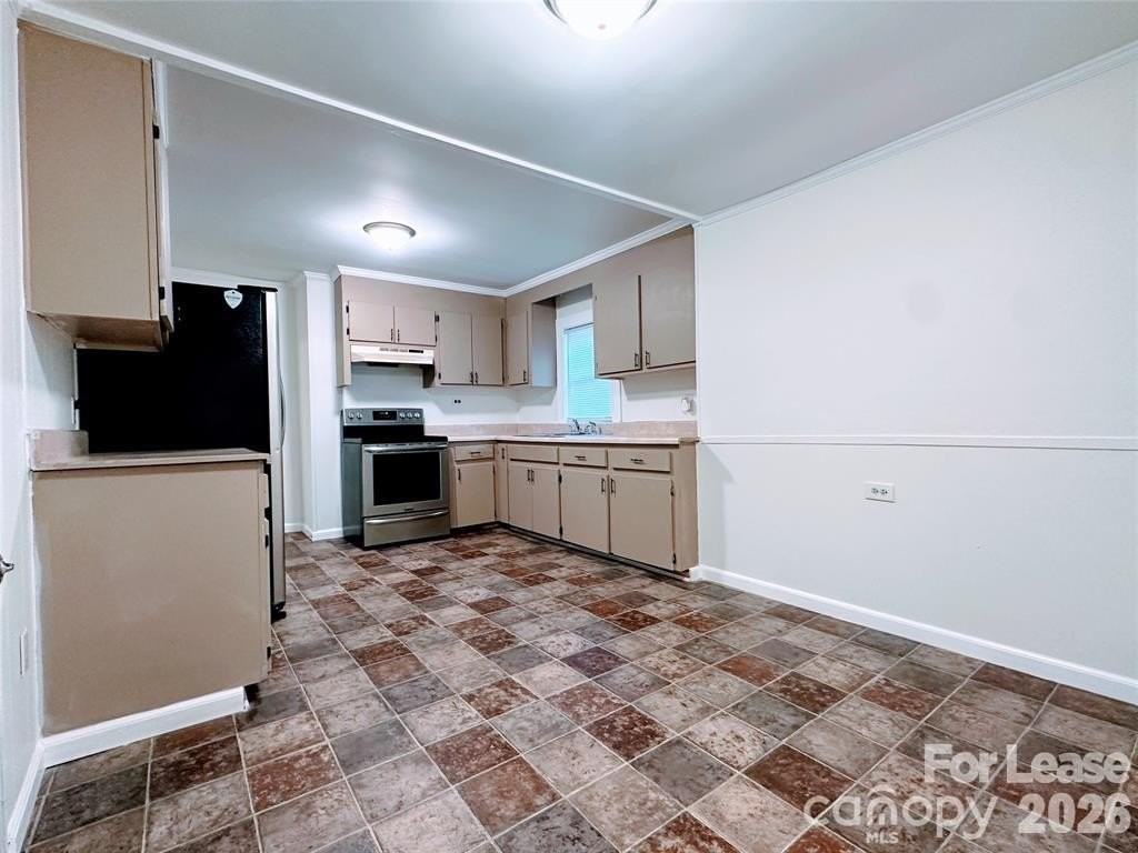 120 Charlwood Dr - Photo 4 of 13