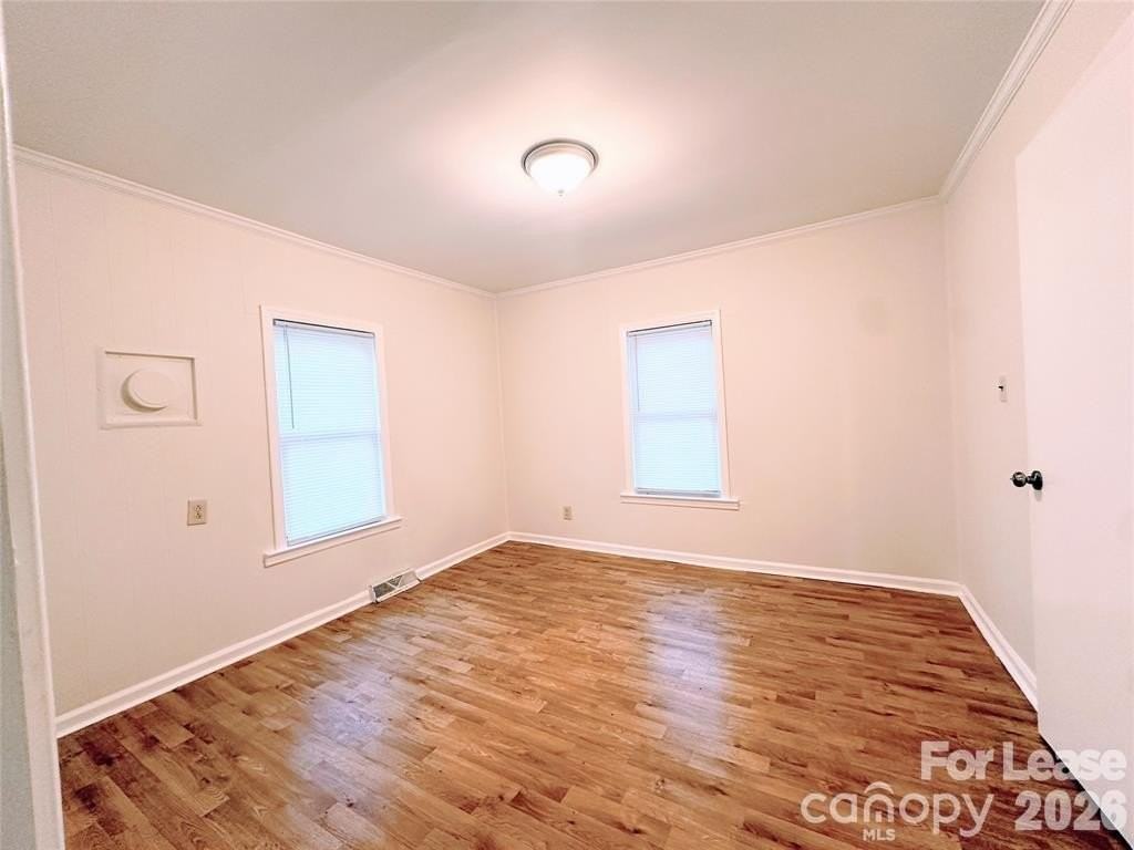 120 Charlwood Dr - Photo 5 of 13