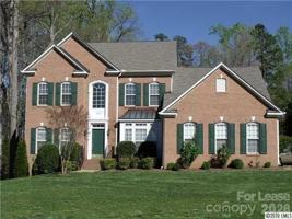 featured image of 1045 Muirfield Dr