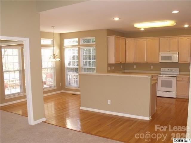 1045 Muirfield Dr - Photo 4 of 16
