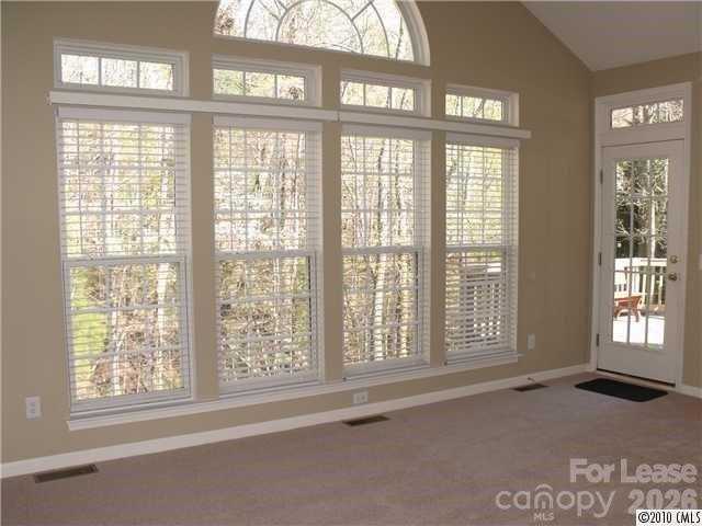 1045 Muirfield Dr - Photo 7 of 16