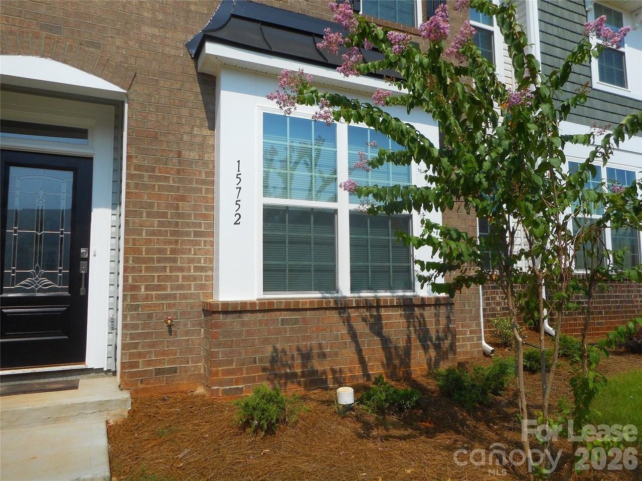 15752 Country House St - Photo 2 of 24