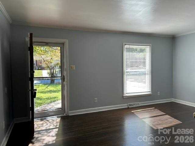 5741 Ruth Dr - Photo 2 of 10