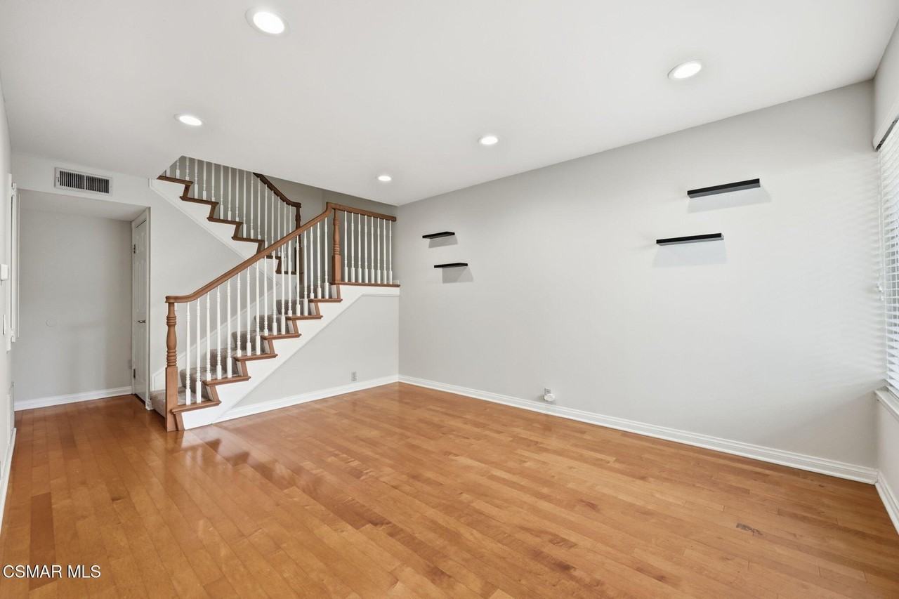 1805 E Avenida De Las Flores - Photo 2 of 20