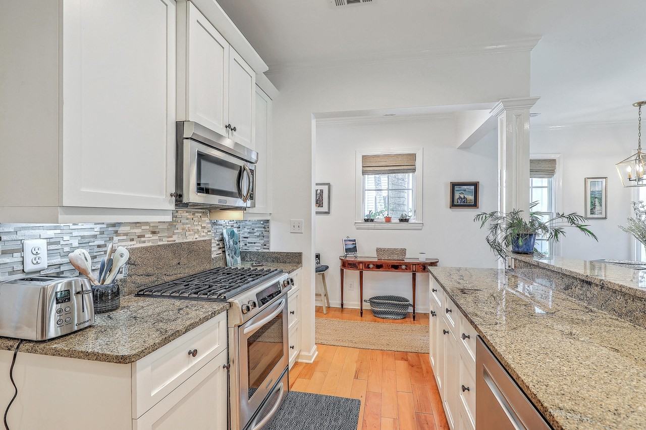 152 Spring St #E - Photo 7 of 23