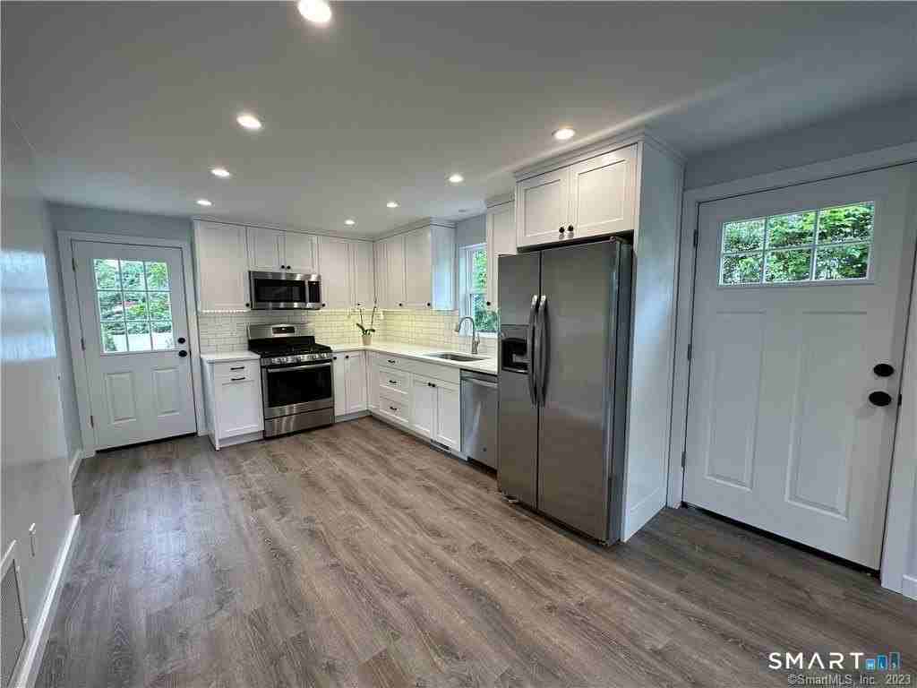 66 Campfield Dr - Photo 2 of 31