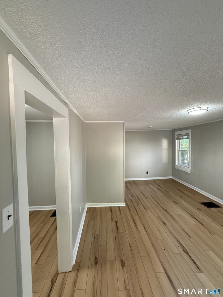 15 Ripley Pl - Photo 3 of 40