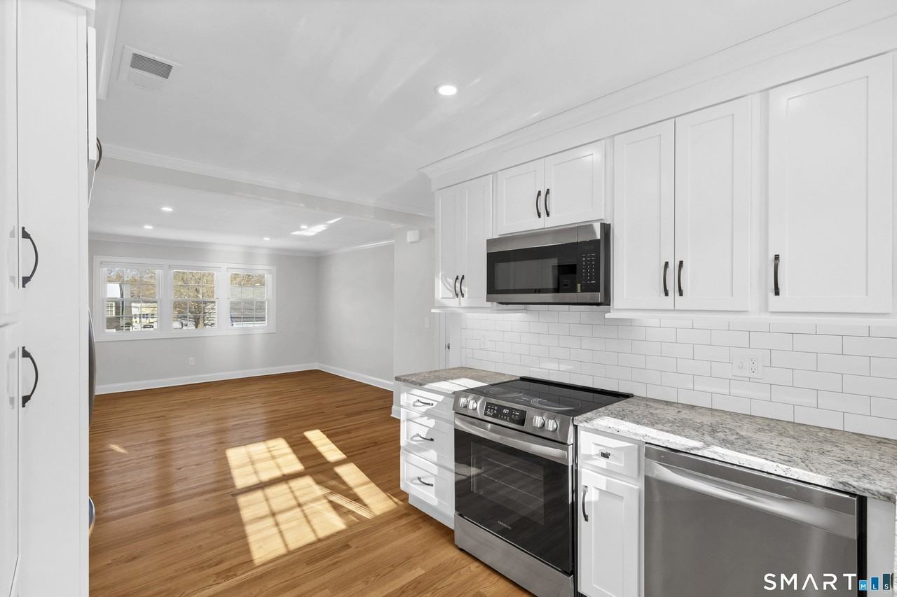 122 North St #1 - Photo 4 of 18