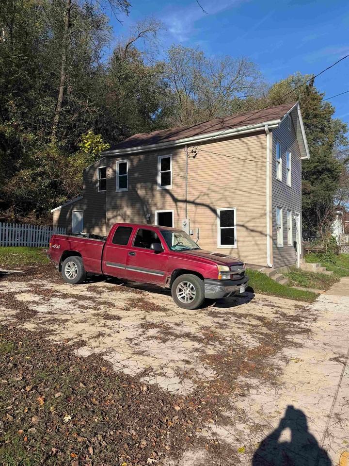 2687 Central Ave - Photo 2 of 20
