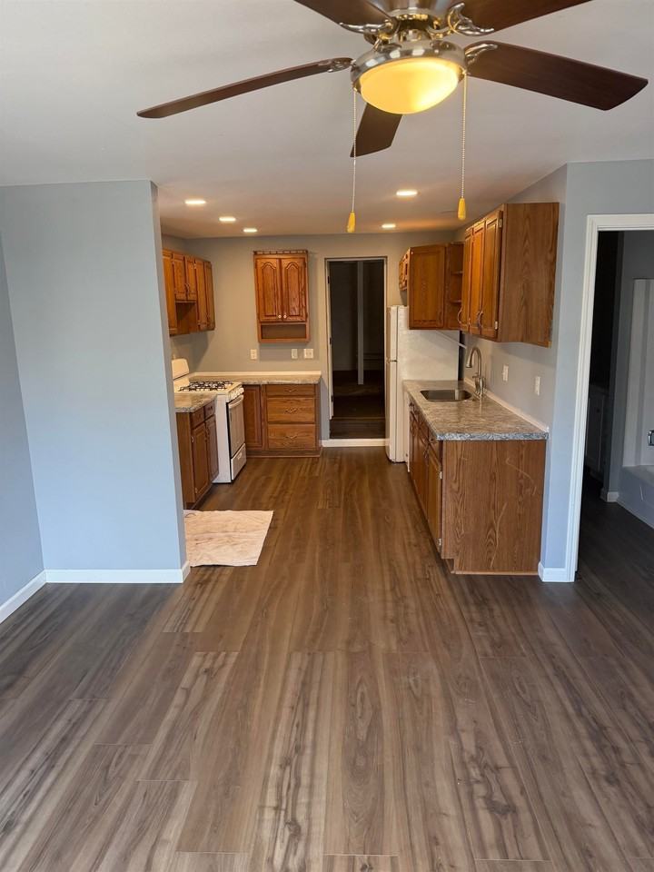 2687 Central Ave - Photo 4 of 20