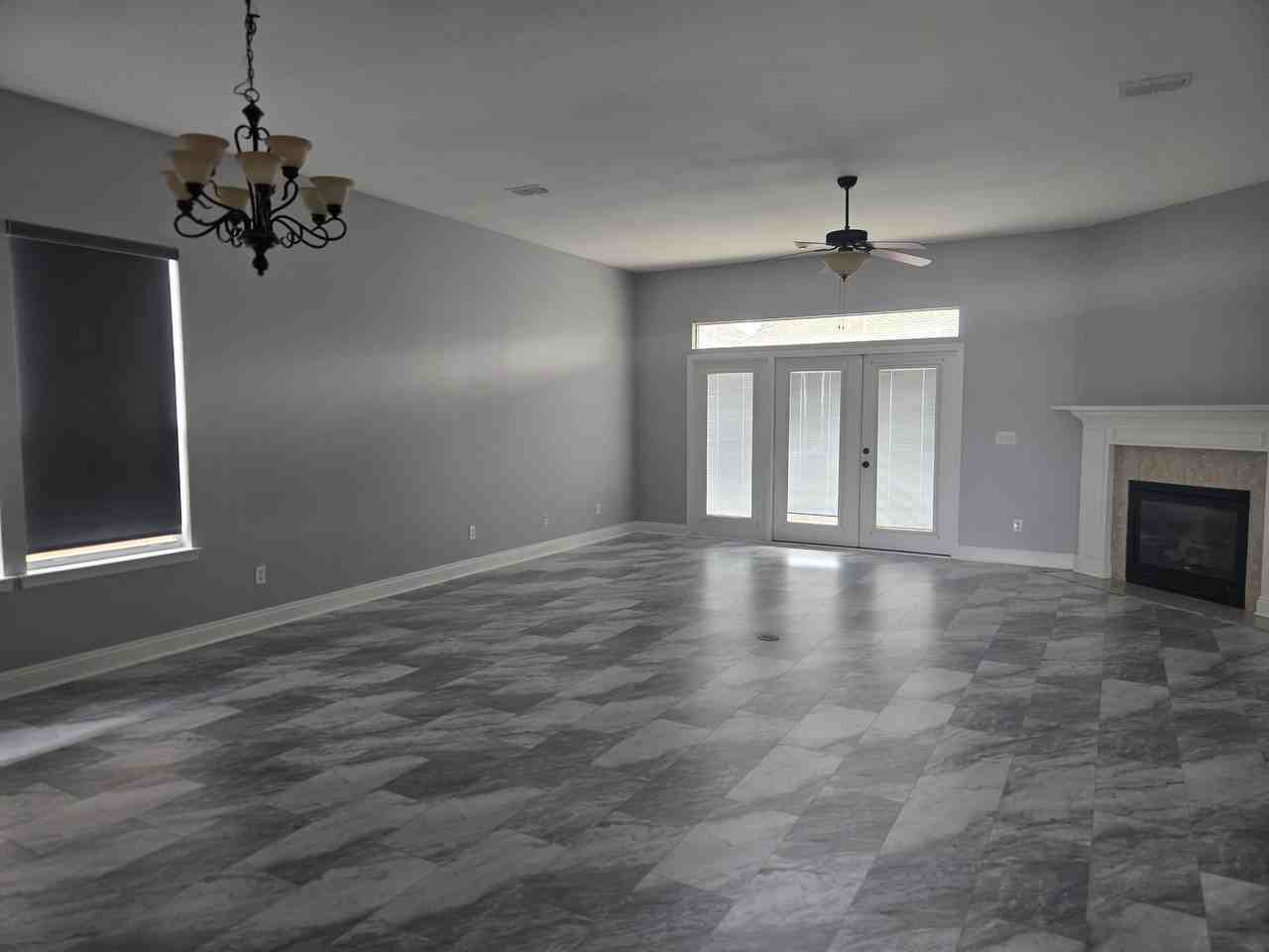 1542 Venice Ave - Photo 3 of 4