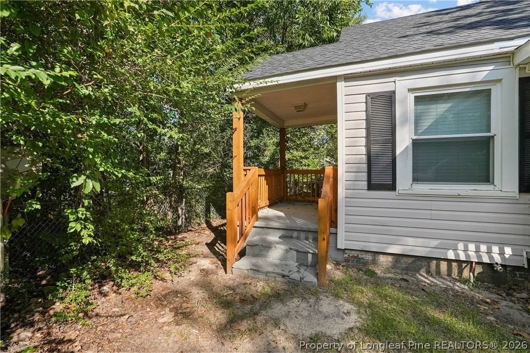 331 Lincoln Dr - Photo 3 of 27