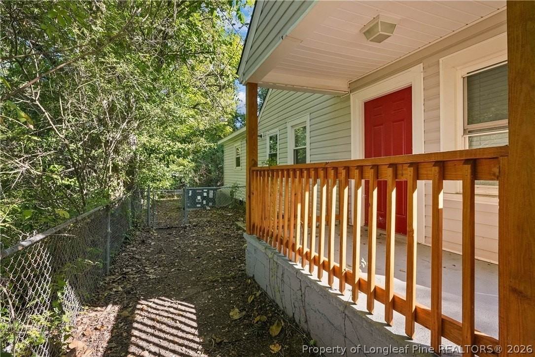 331 Lincoln Dr - Photo 4 of 27