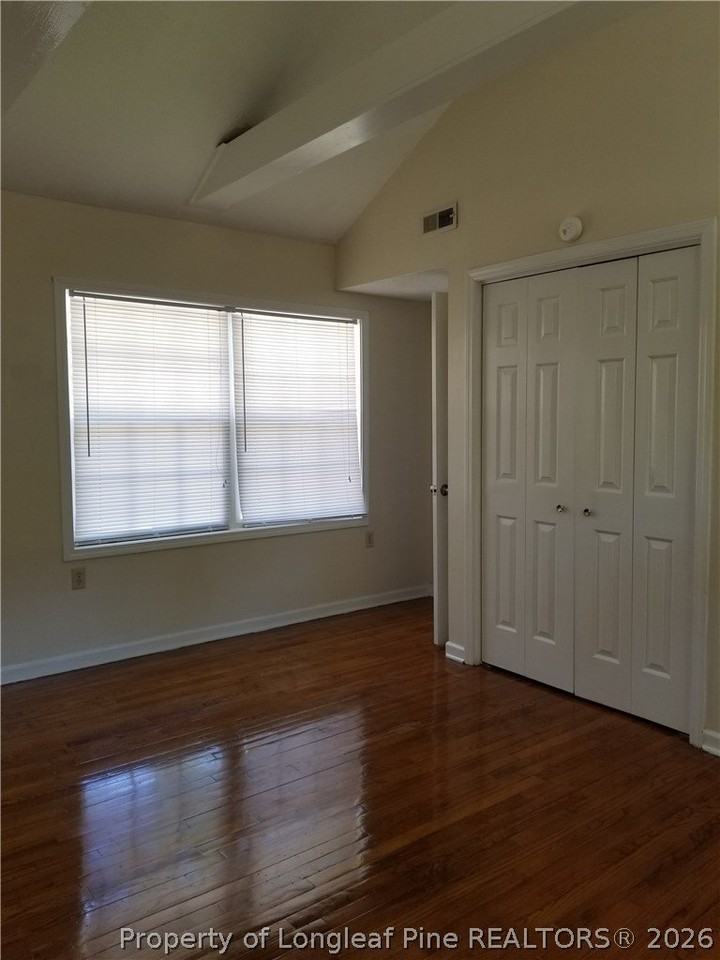 2348 Oak St - Photo 4 of 14